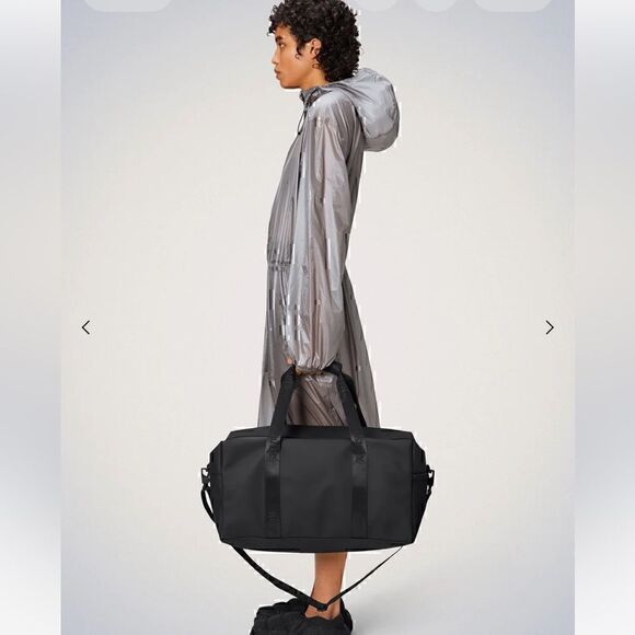 New! RAINS Trail Gym Weekender Bag Black - Picture 1 of 9